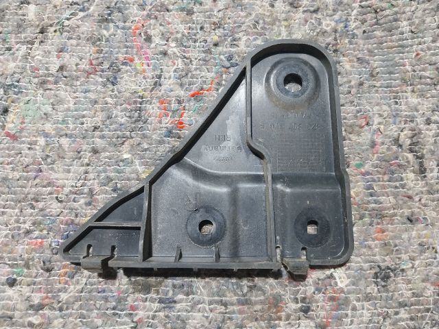 bontott AUDI A2 Jobb hátsó Oldal Lökhárító Tartó (Műanyag)