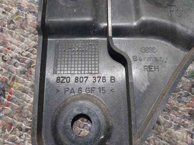 bontott AUDI A2 Jobb hátsó Oldal Lökhárító Tartó (Műanyag)