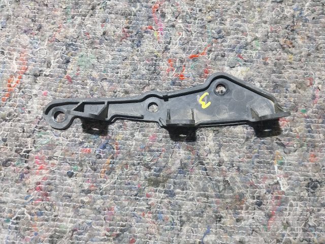 bontott AUDI A2 Jobb hátsó Oldal Lökhárító Tartó (Műanyag)