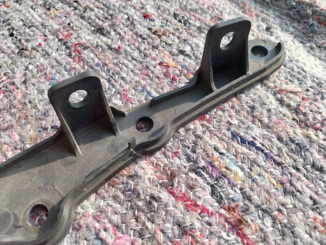 bontott AUDI A2 Jobb hátsó Oldal Lökhárító Tartó (Műanyag)