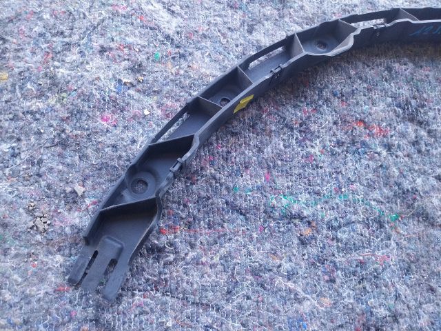 bontott AUDI A2 Jobb Sárvédő Oldaltartó