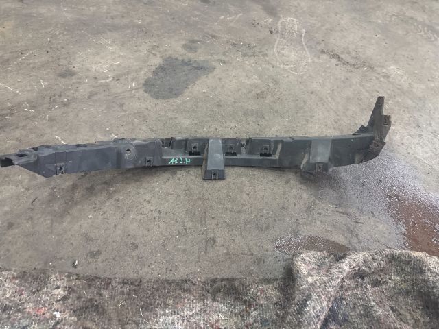 bontott AUDI A2 Jobb Sárvédő Oldaltartó