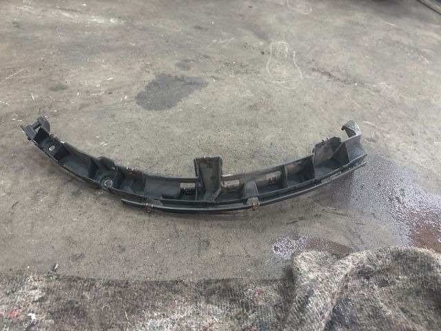 bontott AUDI A2 Jobb Sárvédő Oldaltartó