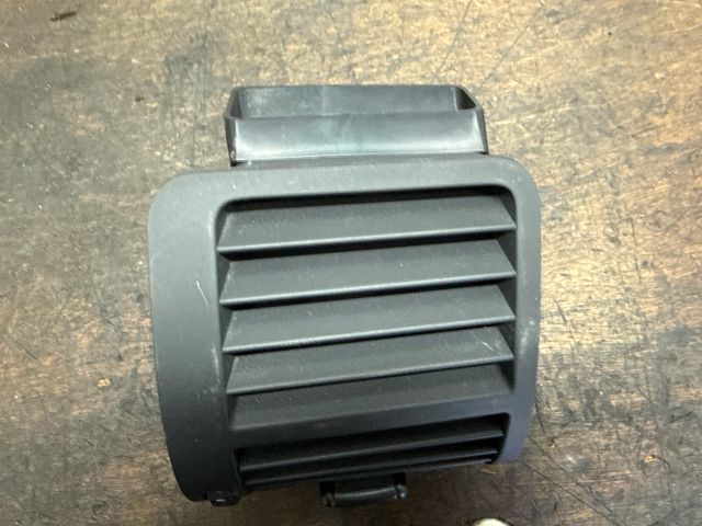 bontott AUDI A2 Jobb Szellőző