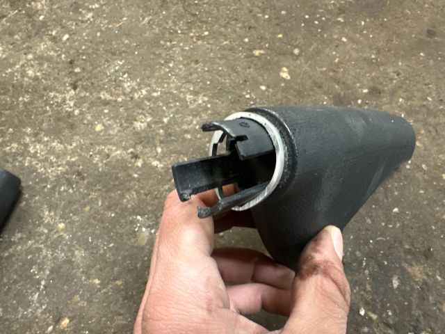 bontott AUDI A2 Kézifék Szoknya