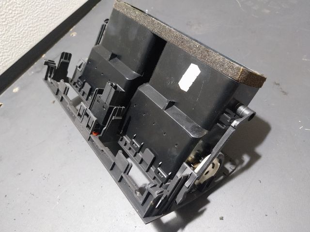 bontott AUDI A2 Középső Szellőző