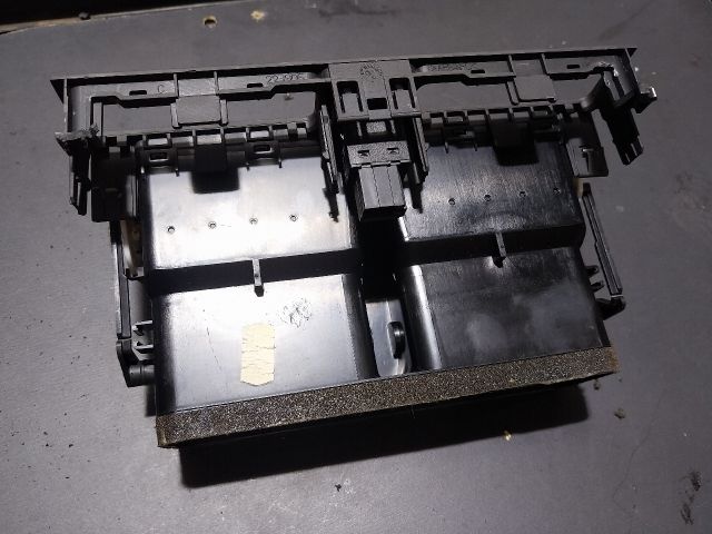 bontott AUDI A2 Középső Szellőző