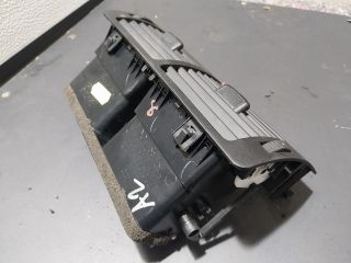 bontott AUDI A2 Középső Szellőző