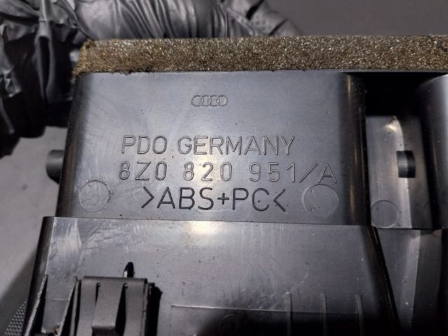 bontott AUDI A2 Középső Szellőző