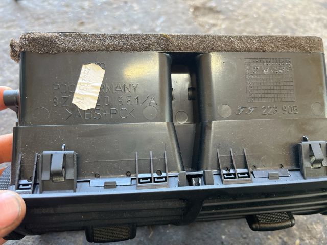 bontott AUDI A2 Középső Szellőző