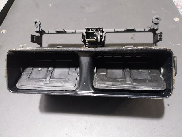 bontott AUDI A2 Középső Szellőző