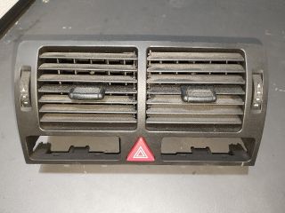 bontott AUDI A2 Középső Szellőző