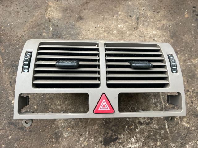 bontott AUDI A2 Középső Szellőző