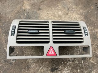 bontott AUDI A2 Középső Szellőző