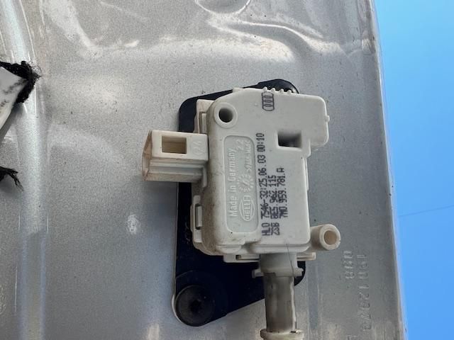 bontott AUDI A2 Központizár Motor Csomagtérajtó