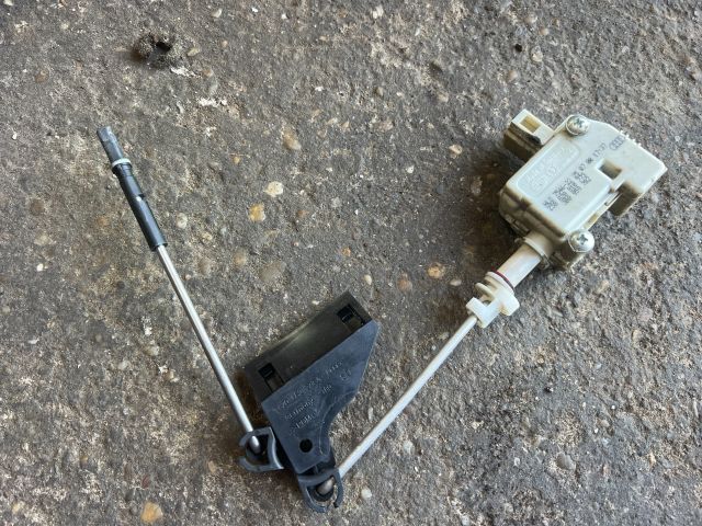 bontott AUDI A2 Központizár Motor Tankajtó