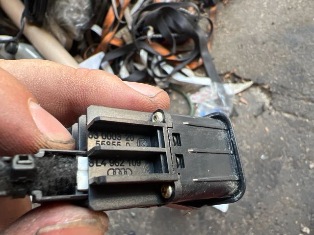 bontott AUDI A2 Riasztó Kapcsoló