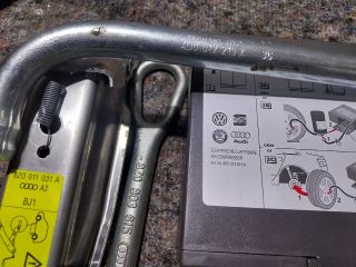 bontott AUDI A2 Szerszámkészlet