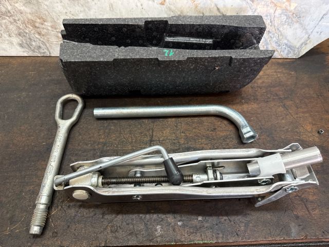 bontott AUDI A2 Szerszámkészlet