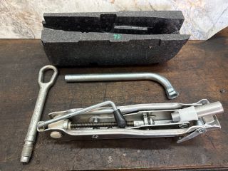 bontott AUDI A2 Szerszámkészlet