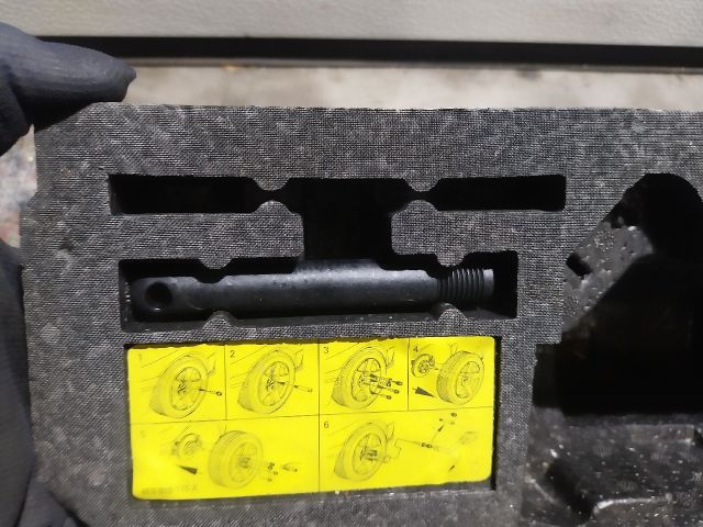 bontott AUDI A2 Szerszámkészlet