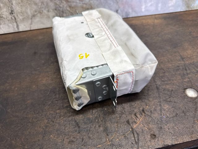 bontott AUDI A2 Utasoldali Légzsák