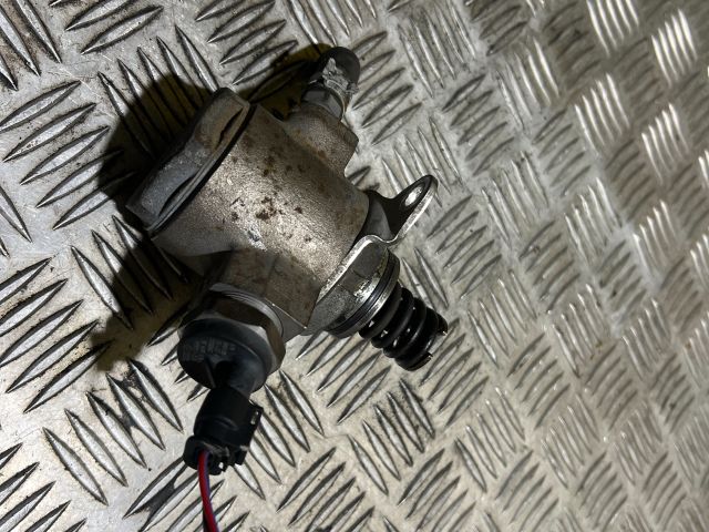 bontott AUDI A3 Nagynyomású Szivattyú