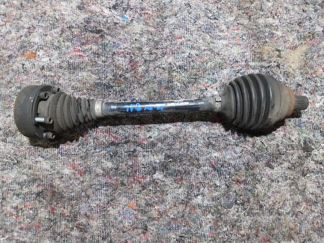 bontott AUDI A3 Bal Féltengely