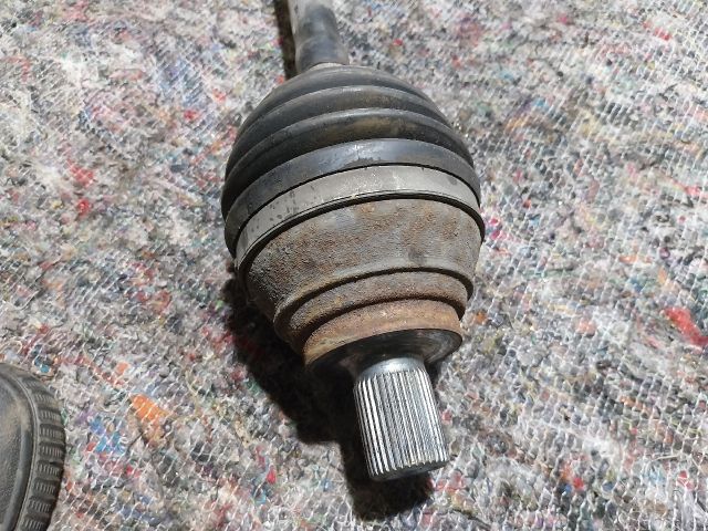 bontott AUDI A3 Bal Féltengely