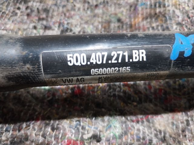 bontott AUDI A3 Bal Féltengely