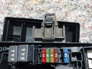 bontott AUDI A3 Biztosítéktábla Motortér