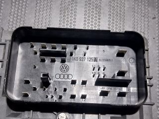 bontott AUDI A3 Biztosítéktábla Motortér