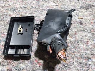 bontott AUDI A3 Biztosítéktábla Motortér