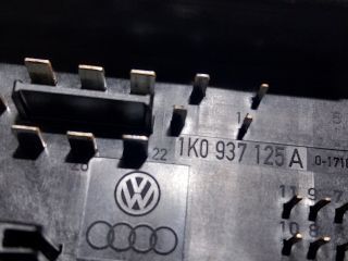 bontott AUDI A3 Biztosítéktábla Motortér