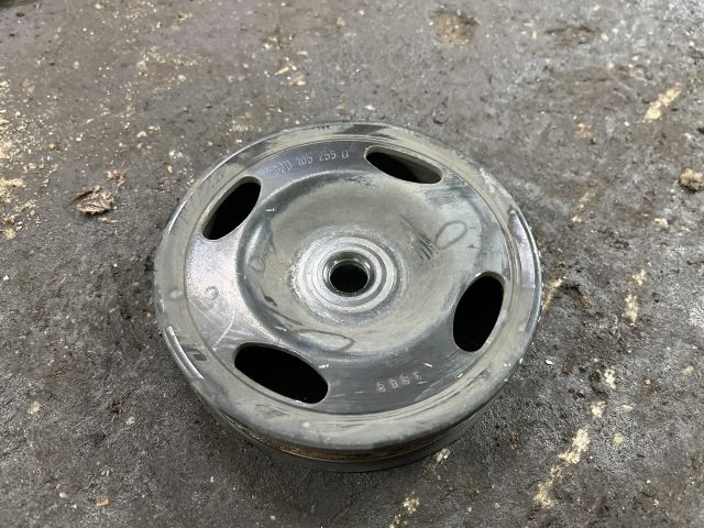 bontott AUDI A3 Főtengely Szíjtárcsa