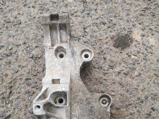 bontott AUDI A3 Generátor Tartó Bak