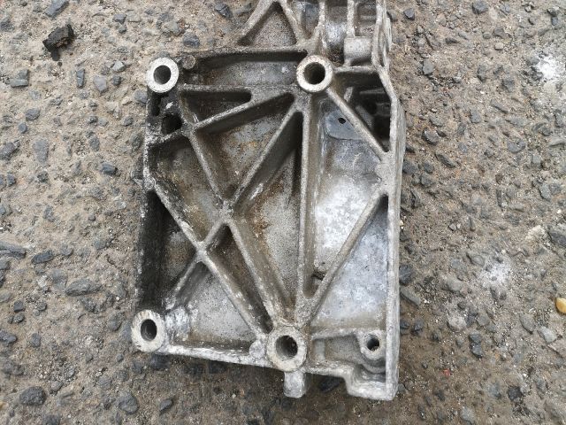 bontott AUDI A3 Generátor Tartó Bak