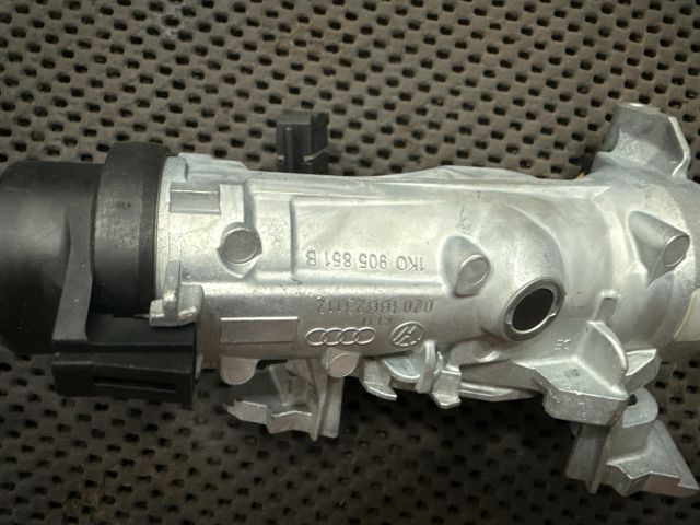 bontott AUDI A3 Gyújtáskapcsoló Házzal