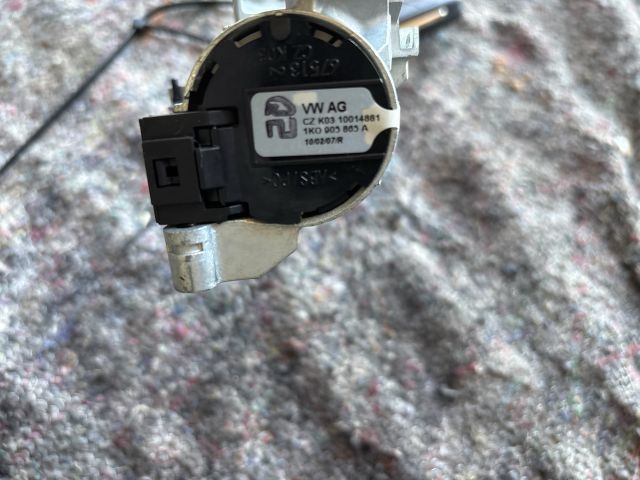 bontott AUDI A3 Gyújtáskapcsoló Házzal
