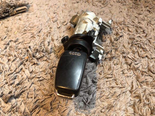 bontott AUDI A3 Gyújtáskapcsoló Házzal