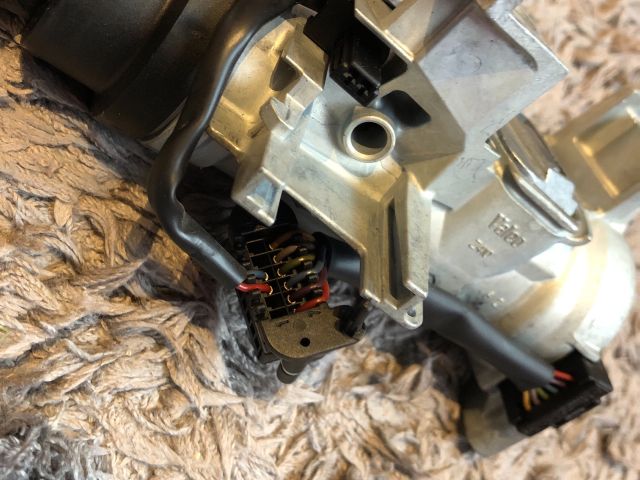 bontott AUDI A3 Gyújtáskapcsoló Házzal