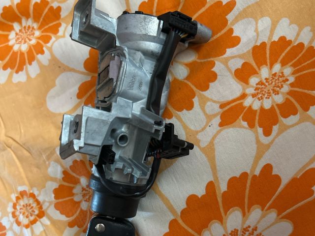 bontott AUDI A3 Gyújtáskapcsoló Házzal