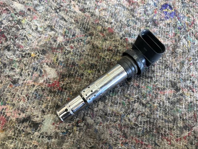 bontott AUDI A3 Gyújtótrafó