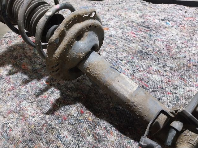 bontott AUDI A3 Jobb első Csonkállvány Kerékaggyal