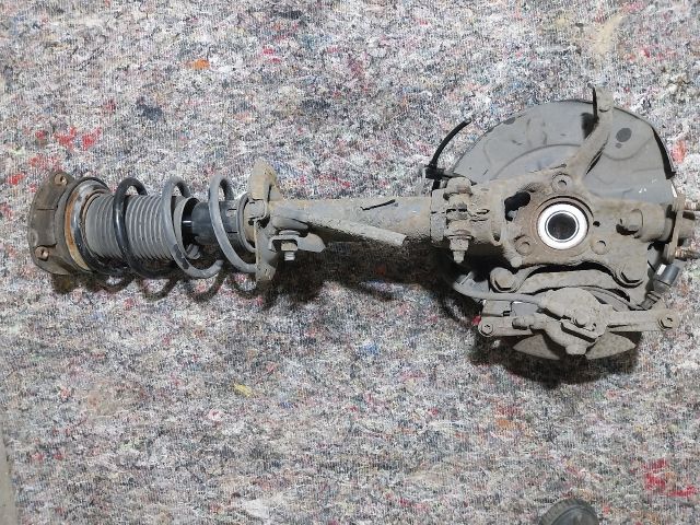 bontott AUDI A3 Jobb első Csonkállvány Kerékaggyal