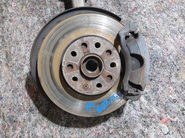 bontott AUDI A3 Jobb első Csonkállvány Kerékaggyal