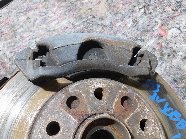 bontott AUDI A3 Jobb első Csonkállvány Kerékaggyal