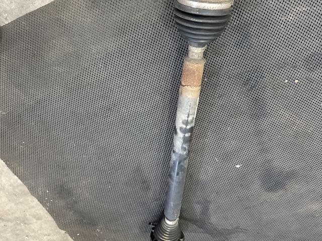 bontott AUDI A3 Jobb Féltengely