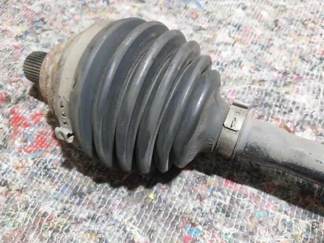 bontott AUDI A3 Jobb Féltengely