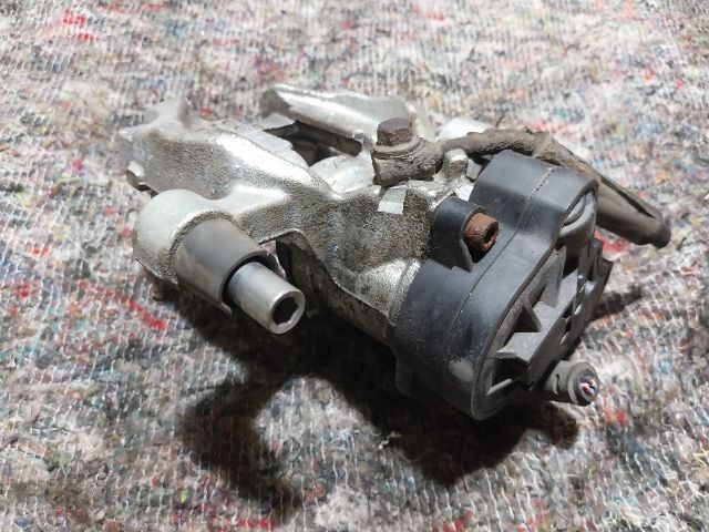 bontott AUDI A3 Jobb hátsó Féknyereg Munkahengerrel